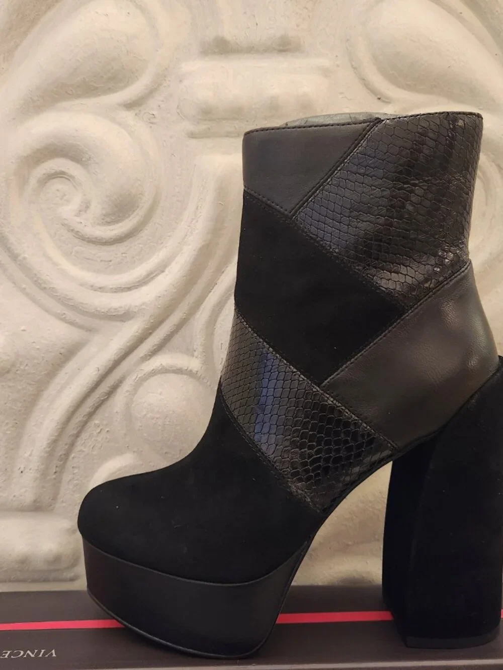 Vince Camuto vince camuto
